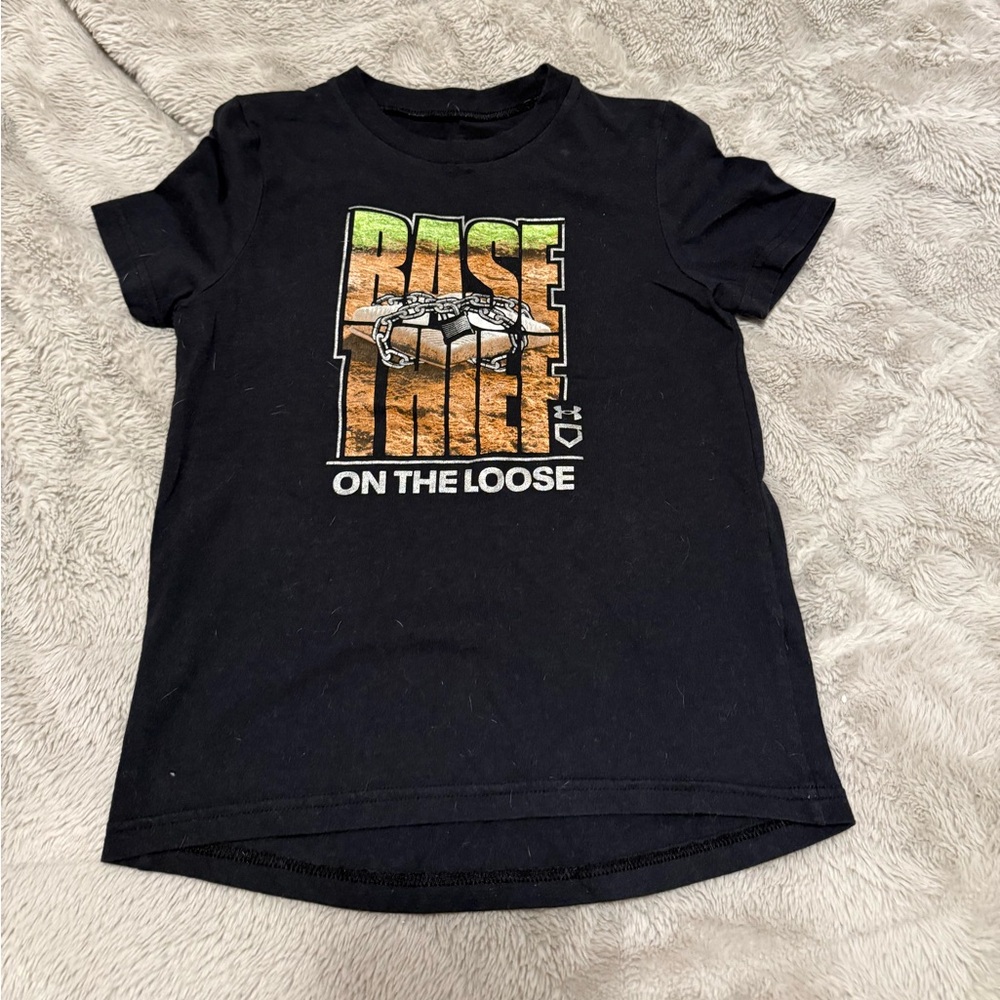 Under Armour boys size XS black